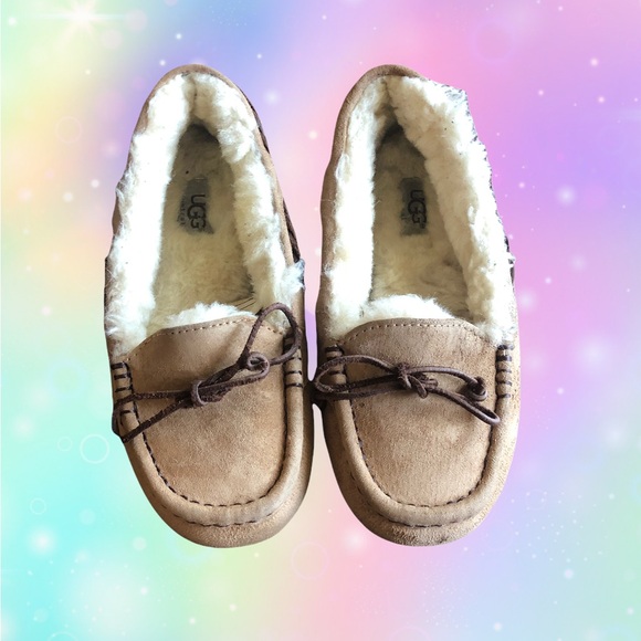 Great Preloved Tan Ugg Moccasins - Size 5.5 - Picture 2 of 6